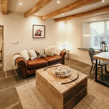Thatch End Holiday home *